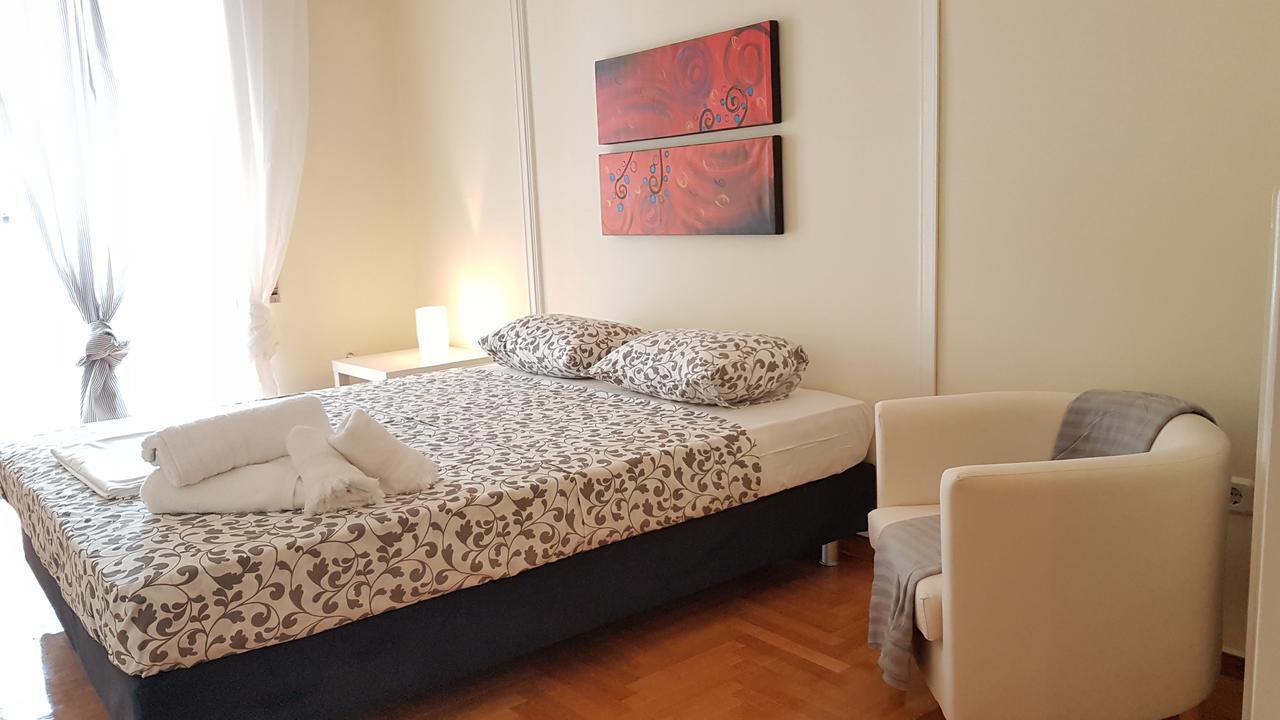 Menta Errathens Apartment - Athens Center, 5 Bd, 2 Bath Екстериор снимка