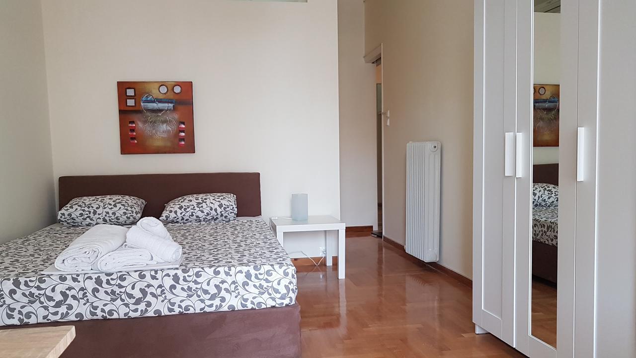 Menta Errathens Apartment - Athens Center, 5 Bd, 2 Bath Екстериор снимка