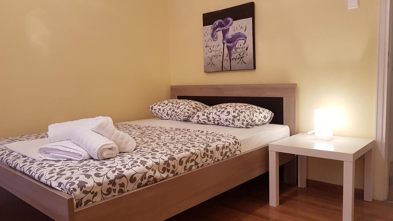 Menta Errathens Apartment - Athens Center, 5 Bd, 2 Bath Екстериор снимка